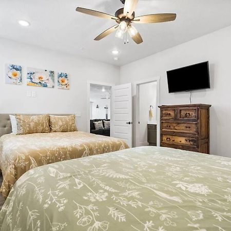 The Lake Fish-Amazing Views-Sleeps 24-Indoor-Outdoor Pools Branson Exterior foto
