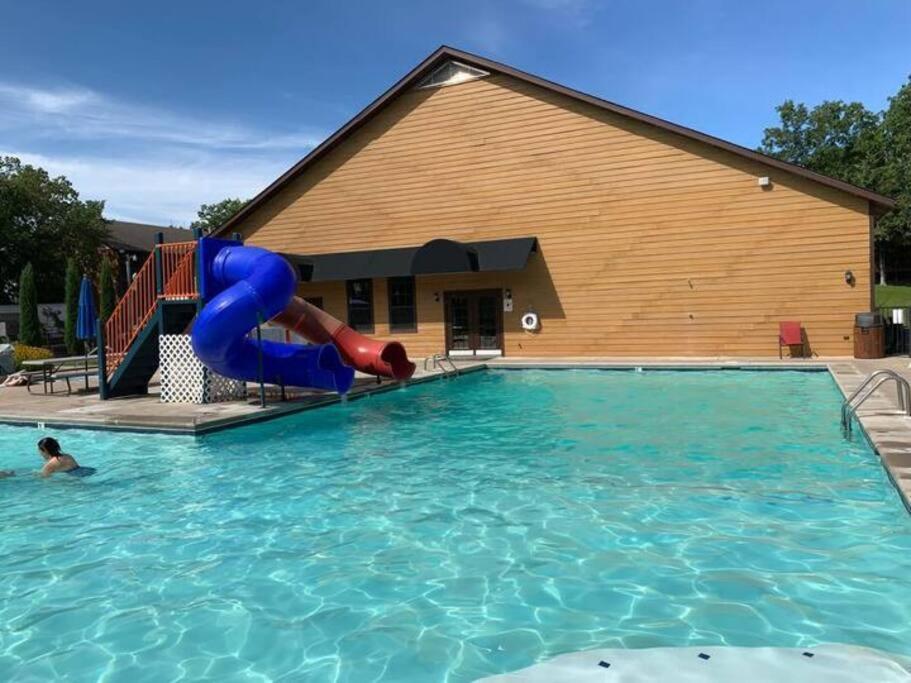 The Lake Fish-Amazing Views-Sleeps 24-Indoor-Outdoor Pools Branson Exterior foto